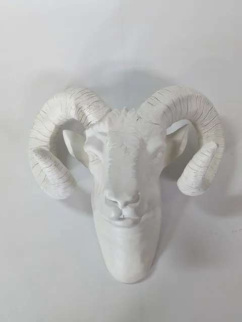 樹脂白色羚羊頭牆面掛飾