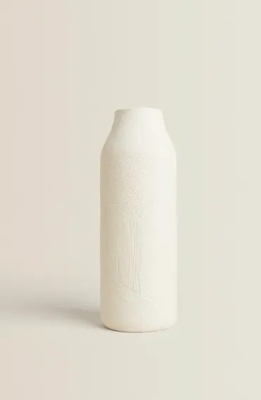 白色陶瓷花器