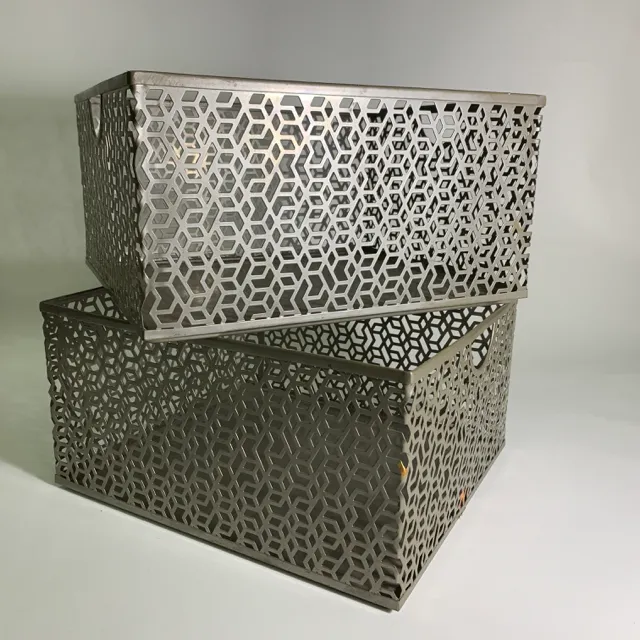 金屬灰色收納籃