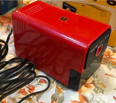 ELM 紅黑自動削鉛筆機 V-6