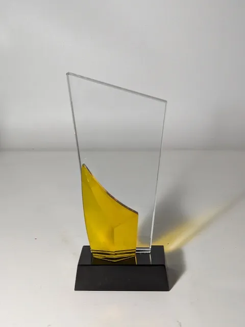 玻璃透明黃色獎盃