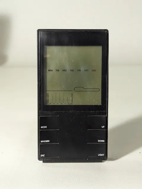 黑色塑膠電子鐘(N)