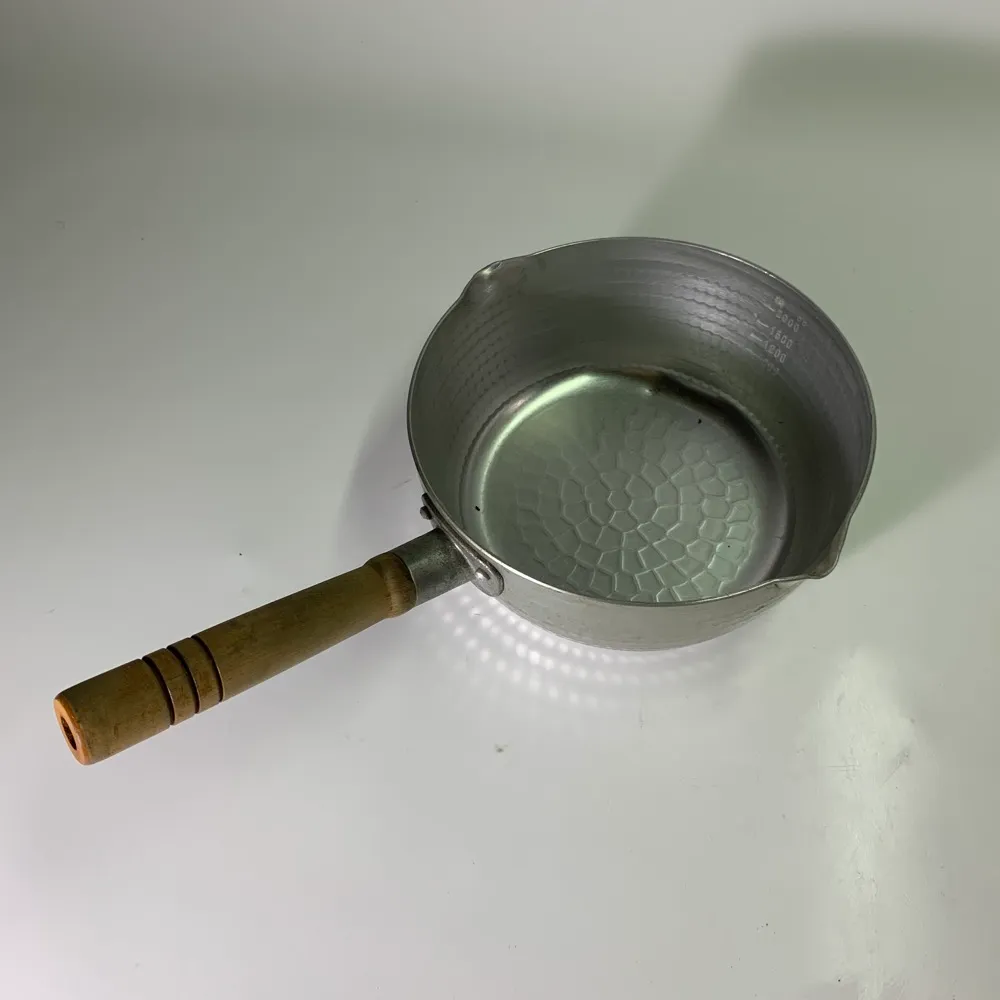 鋁製銀色木柄牛奶鍋 3