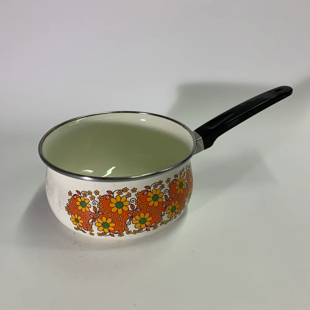 珐瑯白色花朵圖騰牛奶鍋