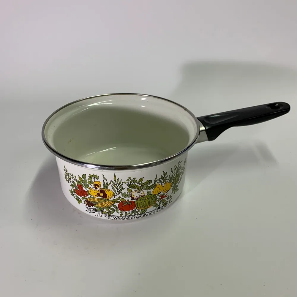 珐瑯白色蔬菜花紋牛奶鍋