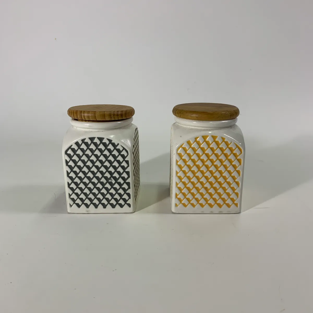 陶瓷白色木蓋食物儲存罐