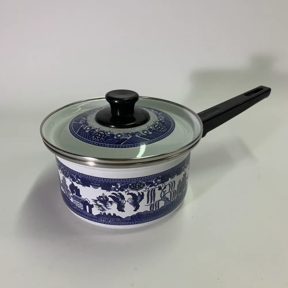 珐瑯白色青花瓷圖騰牛奶鍋
