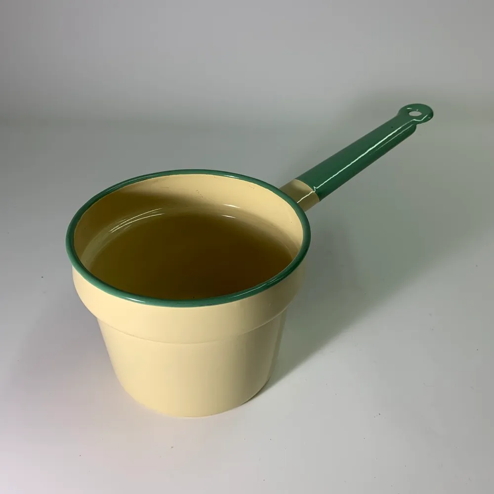 珐瑯綠色黃色牛奶鍋