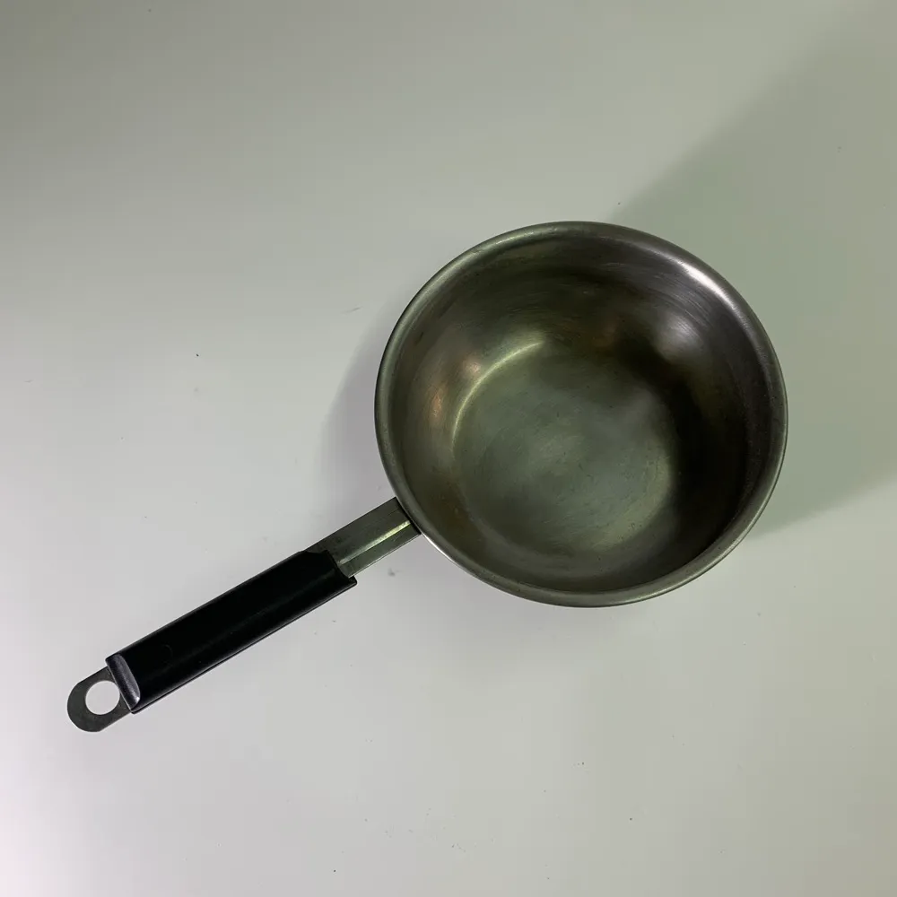不鏽鋼銀色單柄鍋