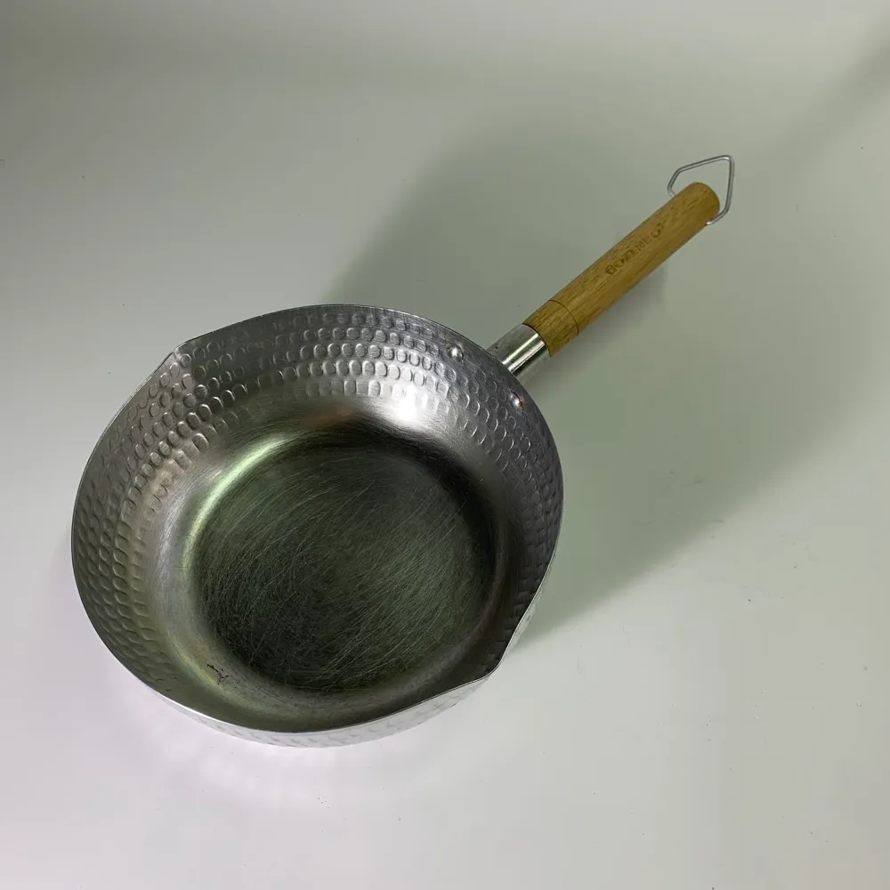 鋁製銀色木柄鍋燒意麵鍋