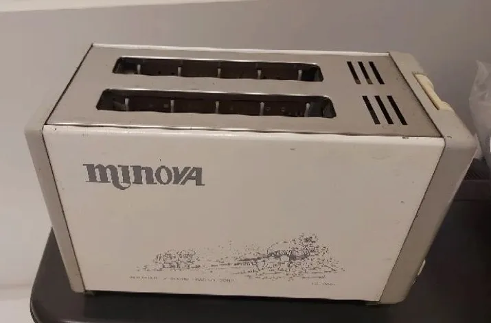 白色minoya烤麵包機
