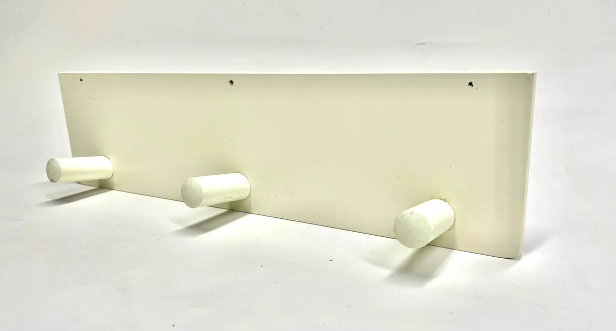 IKEA KLADE 白色壁掛衣架 W38xD6.5xH10
