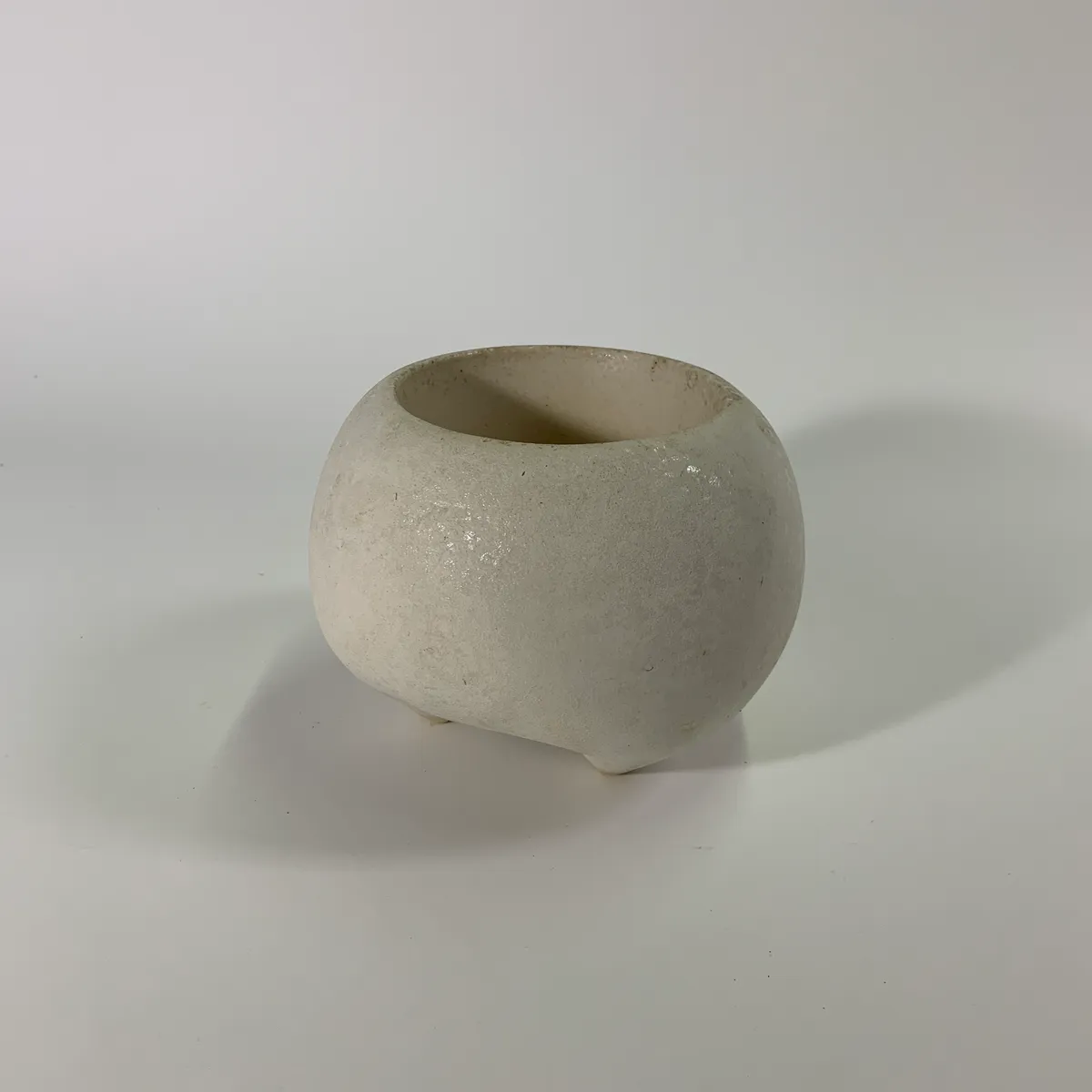 粗陶米色花器