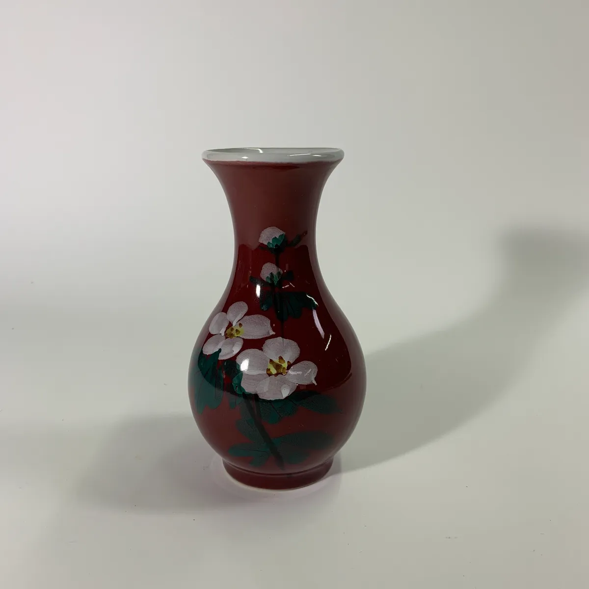陶瓷紅色花朵圖案花瓶