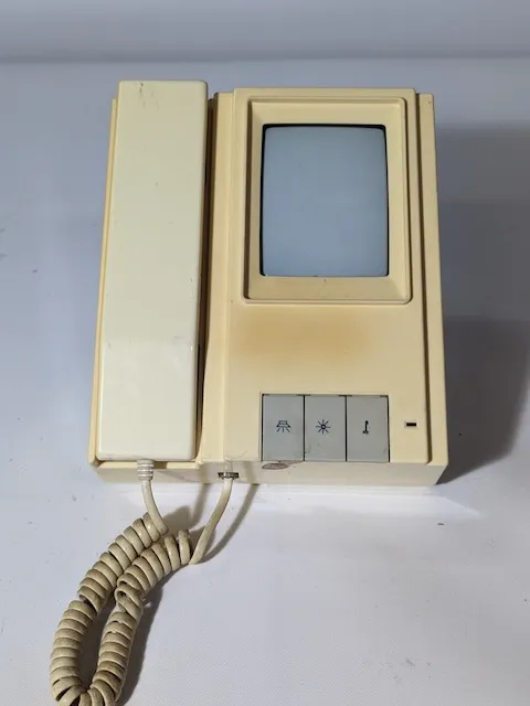 白色塑膠壁掛視訊對講機