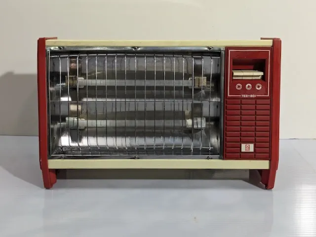 紅色方形電暖器
