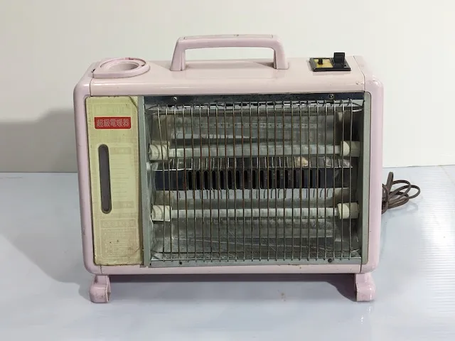 淺紫色方形電暖器