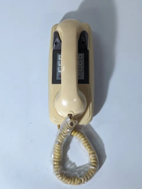 米色塑膠對講機