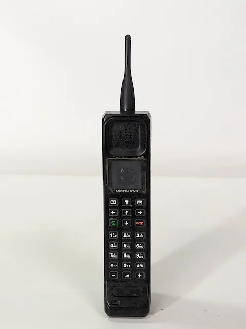 塑膠黑色motorola黑金剛大哥大(純擺飾含充電座）