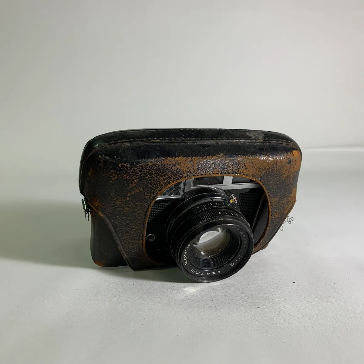 金屬黑銀色旁軸底片相機(Konica S3)