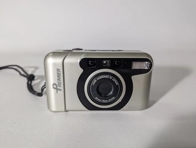 塑膠黑色底片相機(Premier m6600D)