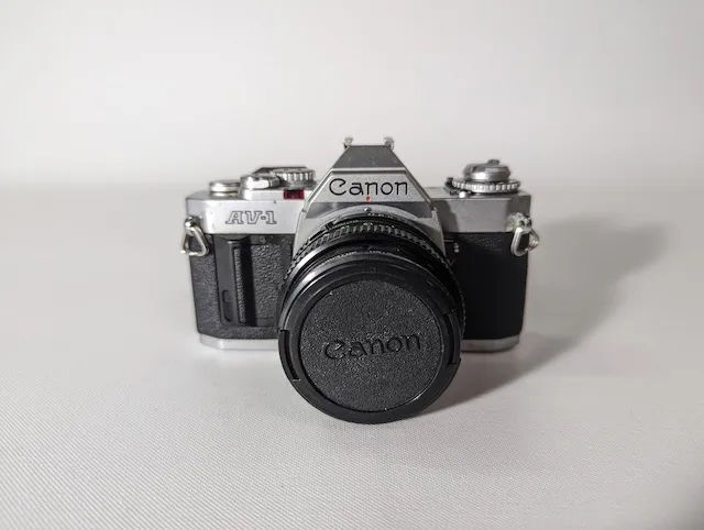 金屬黑銀色底片相機(Canon AV1)