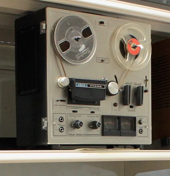 銀色木質akai 1722w盤式錄音座 2