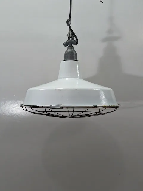 白色工業風金屬吊燈