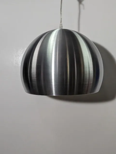 銀色圓形金屬拉絲吊燈
