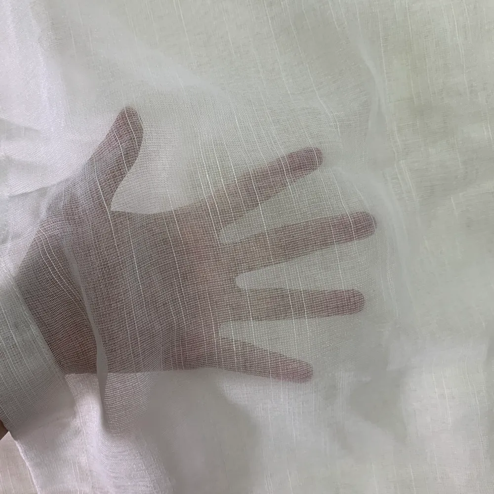白色透紗布窗簾