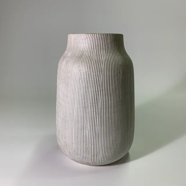 米色條紋花瓶