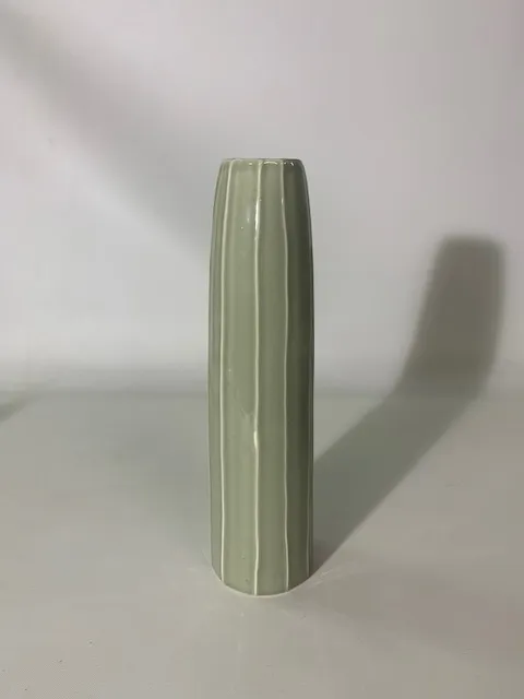 陶瓷灰綠色花瓶