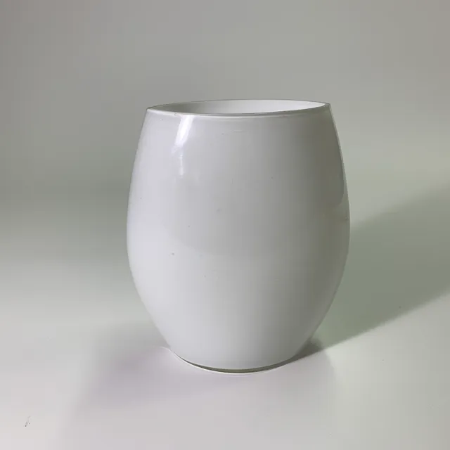 霧白色陶瓷花瓶