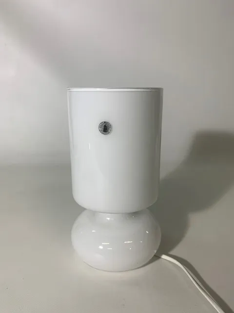 白色玻璃造型桌燈