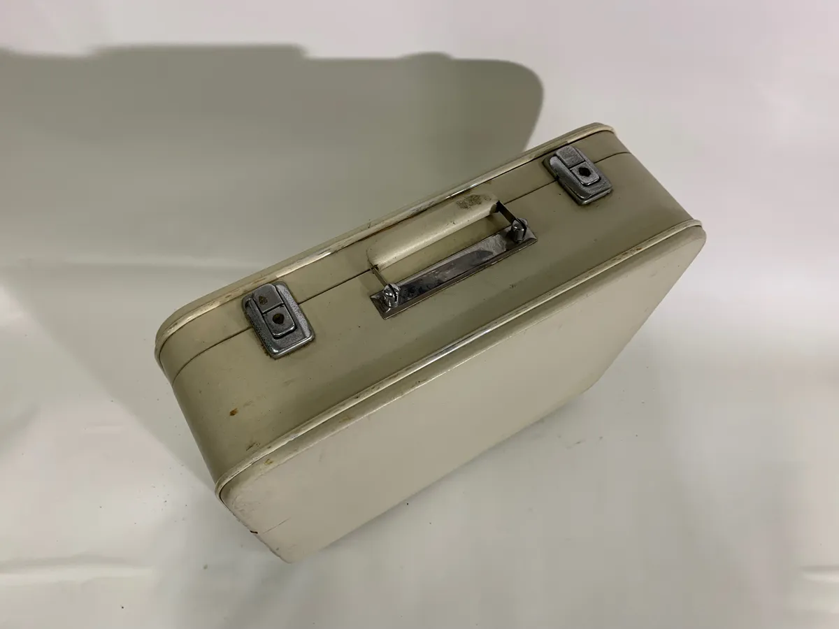 白色復古行李箱 2